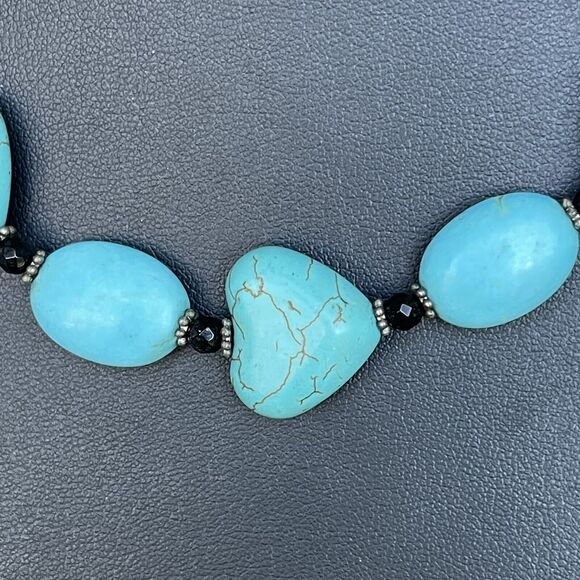 Southwestern Style Heart Shaped Howlite Turquoise Blue Color Beaded Necklace 19” - Picture 3 of 6